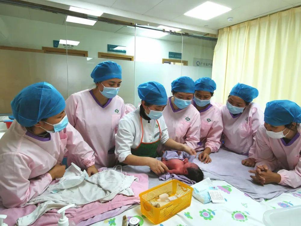 新星市妇婴监护型护送